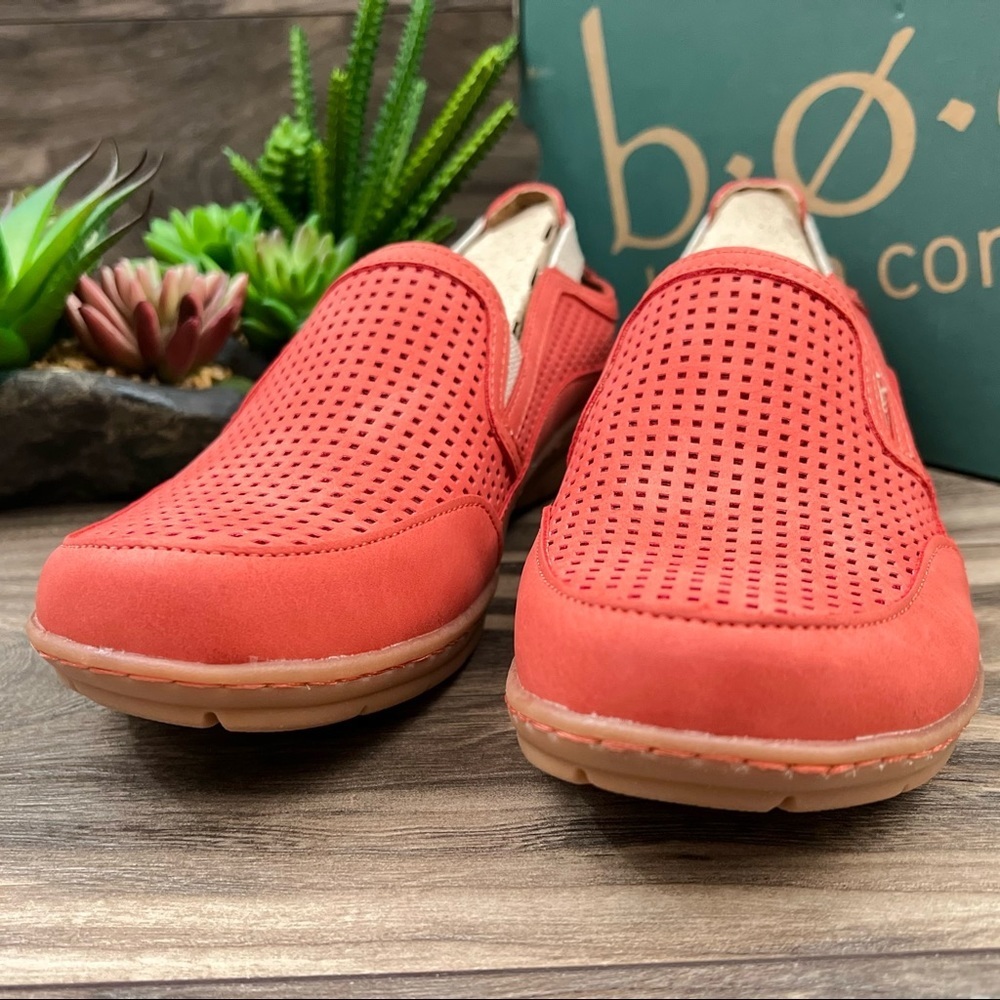 NIB BOC Born Georgia II Perforated Comfort Slip On Loafer Shoes 8M 39 Coral - Picture 3 of 11